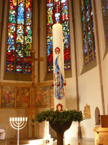 Paschal Candle, Wikimedia Commons
